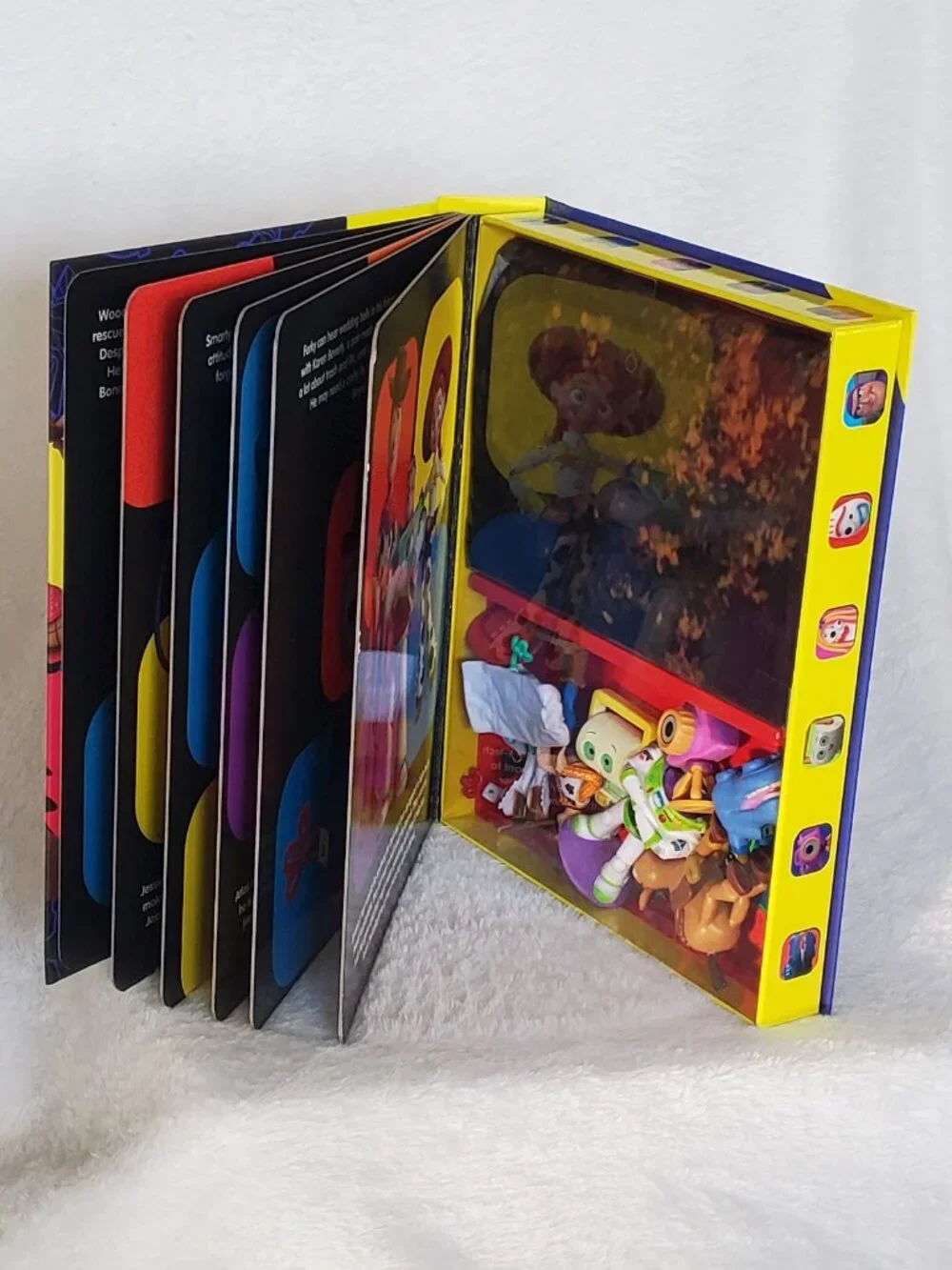Toy Story 5 My Busy Books Board book Storybook, 10 figurines, playmat NIB!